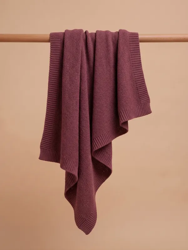Couverture bordeau · Décors et accessoires, dressing du studio de Julie Dugardin Photographe