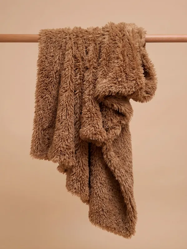 Plaid marron · Décors et accessoires, dressing du studio de Julie Dugardin Photographe