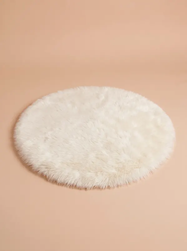Tapis blanc 2 · Décors et accessoires, dressing du studio de Julie Dugardin Photographe