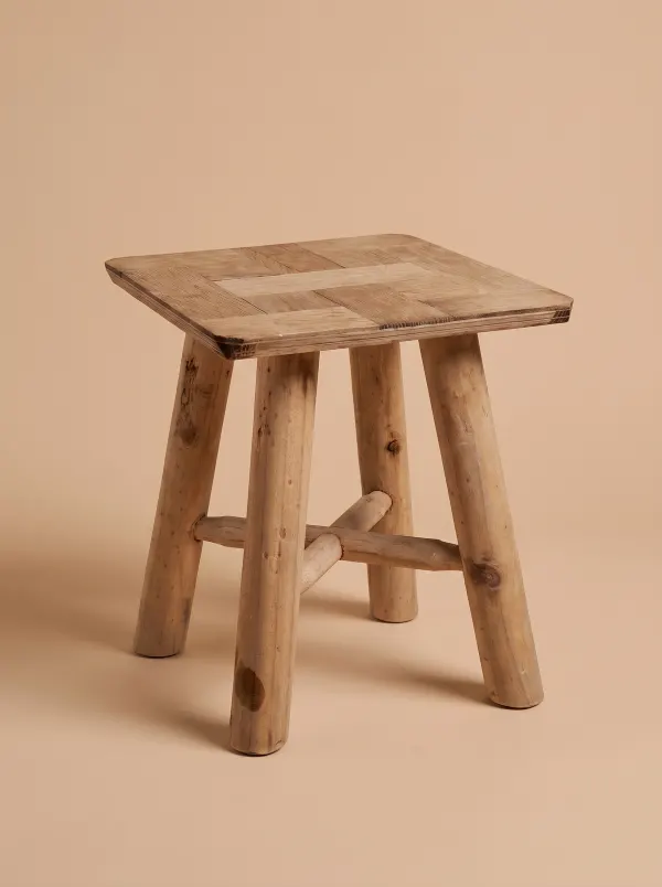 Tabouret enfant · Mobilier, dressing du studio de Julie Dugardin Photographe