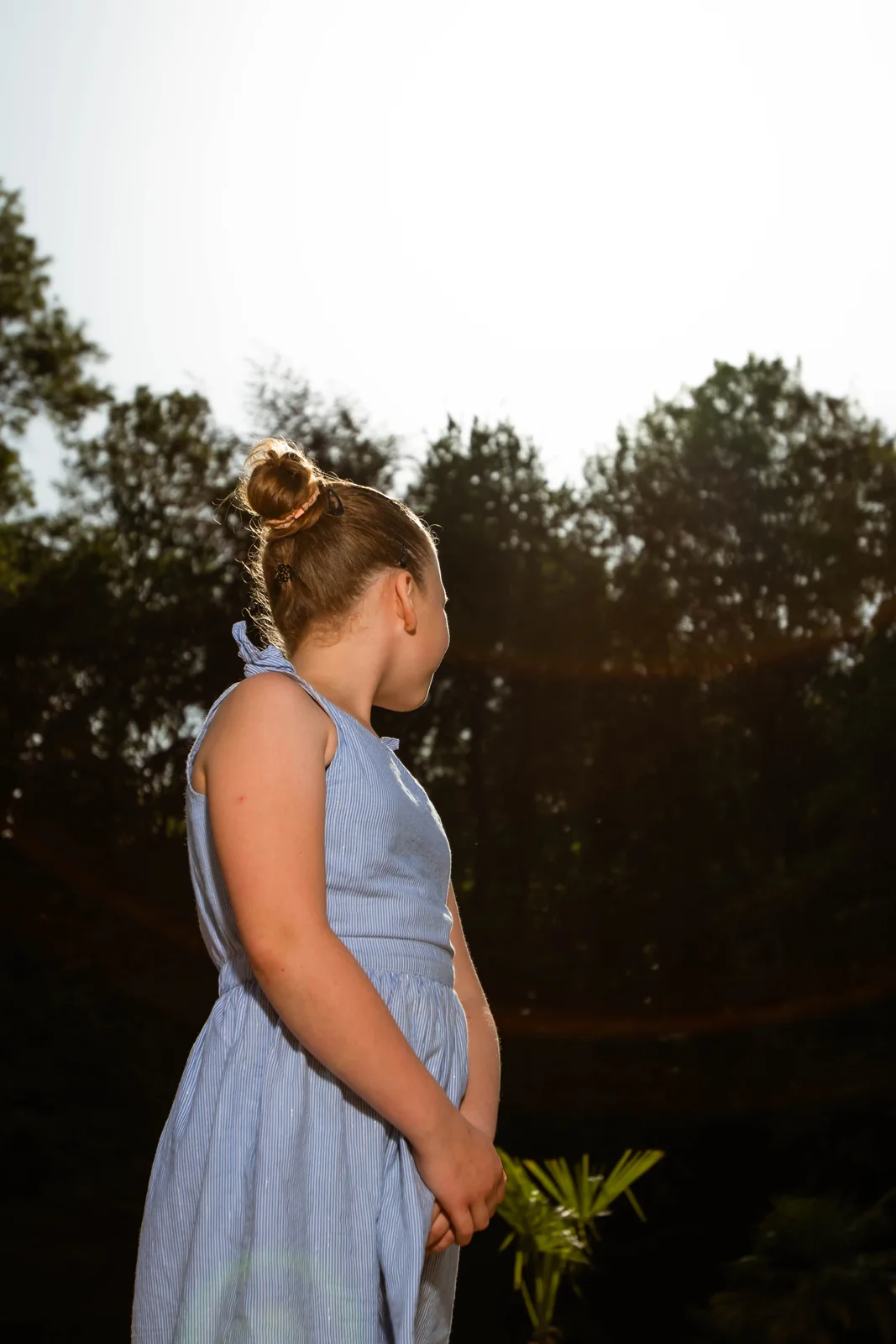 Portrait en contre-jour au jardin public de Saint-Omer — Julie Dugardin